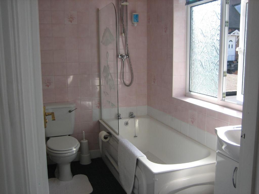 Bed and Breakfast Gables Nest Бирмингем Номер фото